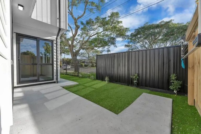 Photo of property in 15 Mckean Avenue, Manurewa, Auckland, 2102