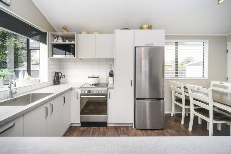 Photo of property in 6 Mercury Street, Milson, Palmerston North, 4414