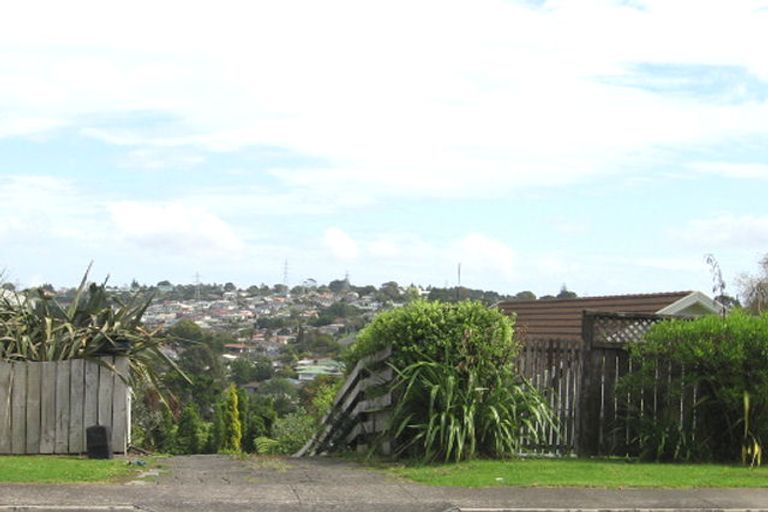 Photo of property in 36 Cedar Heights Avenue, Massey, Auckland, 0614