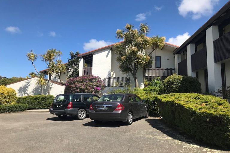 Photo of property in 141l Churton Drive, Churton Park, Wellington, 6037