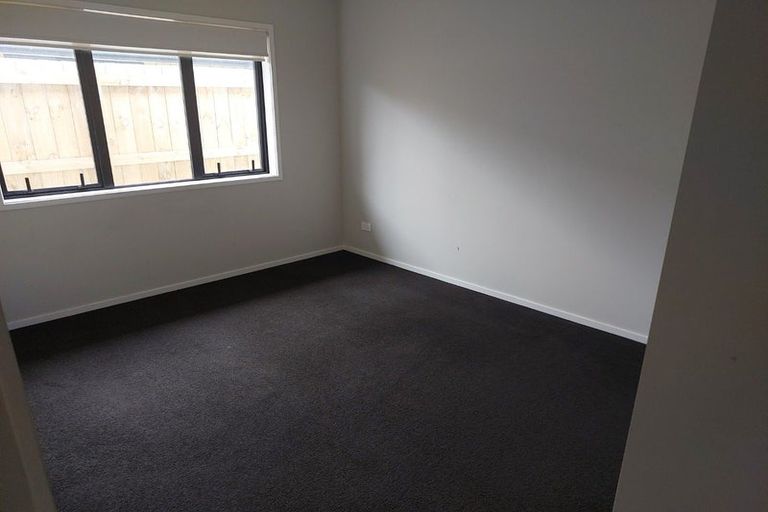 Photo of property in 8 Opouatu Avenue, Glenbrook, 2681