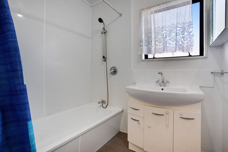 Photo of property in 4a Pratt Street, Papakura, 2110