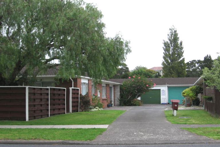 Photo of property in 1/65 Glendale Road, Glen Eden, Auckland, 0602