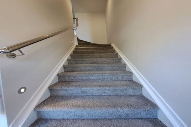 Photo of property in 3/6 Kereru Street, Henderson, Auckland, 0612