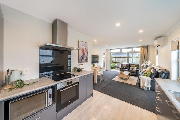 Photo of property in 2 Ronalds Way, Taita, Lower Hutt, 5011