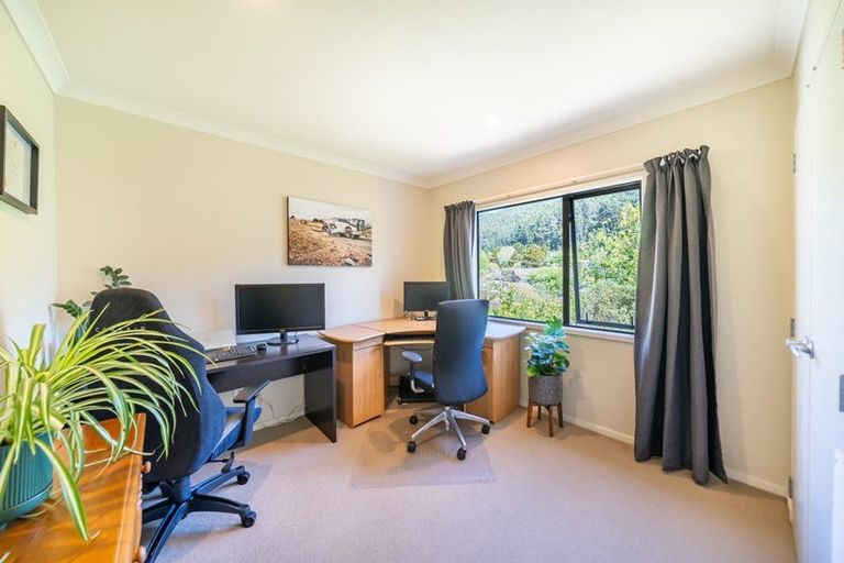 Photo of property in 31b Forest Road, Pinehaven, Upper Hutt, 5019