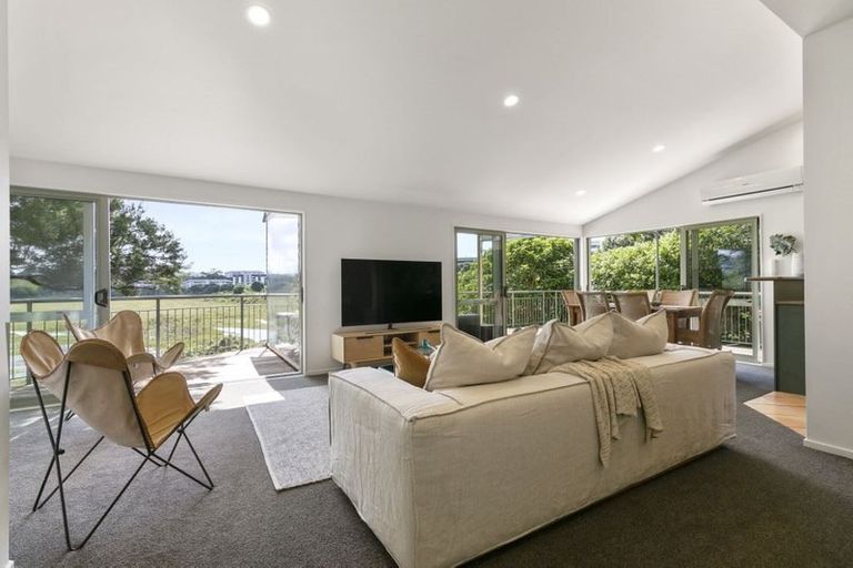 Photo of property in 2/34 Mcbreen Avenue, Northcote, Auckland, 0627