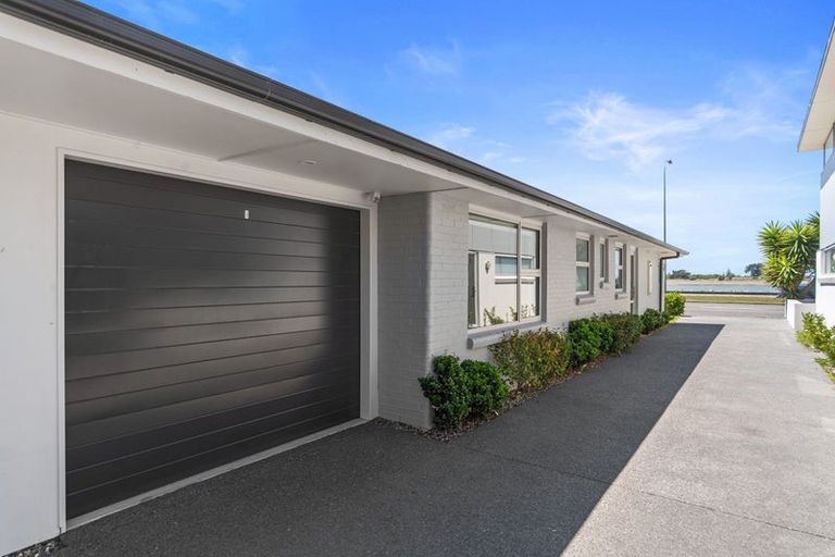 Photo of property in 1/47 Beachville Road, Redcliffs, Christchurch, 8081