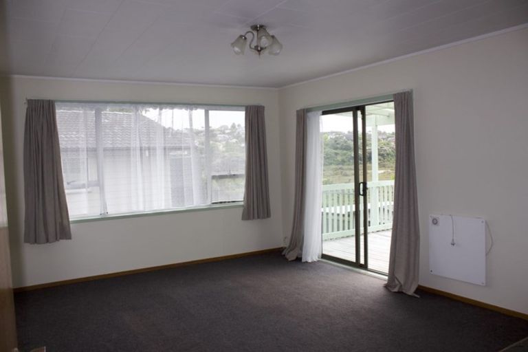 Photo of property in 27 Pipitea Place, Massey, Auckland, 0614