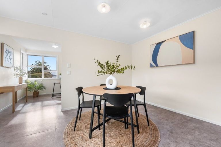 Photo of property in 4 Thomson Grove, Stokes Valley, Lower Hutt, 5019