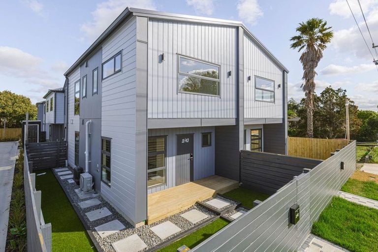 Photo of property in 2/43 Clevedon Road, Papakura, 2110