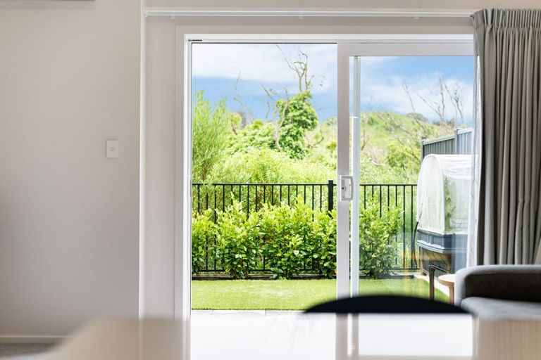 Photo of property in 34 Koreke Close, Kenepuru, Porirua, 5022