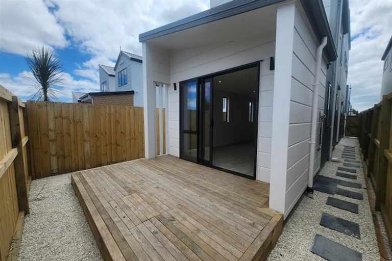 Photo of property in 17 John Gray Street, Papakura, 2110