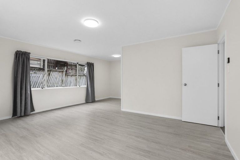 Photo of property in 2/152 Rathgar Road, Henderson, Auckland, 0610