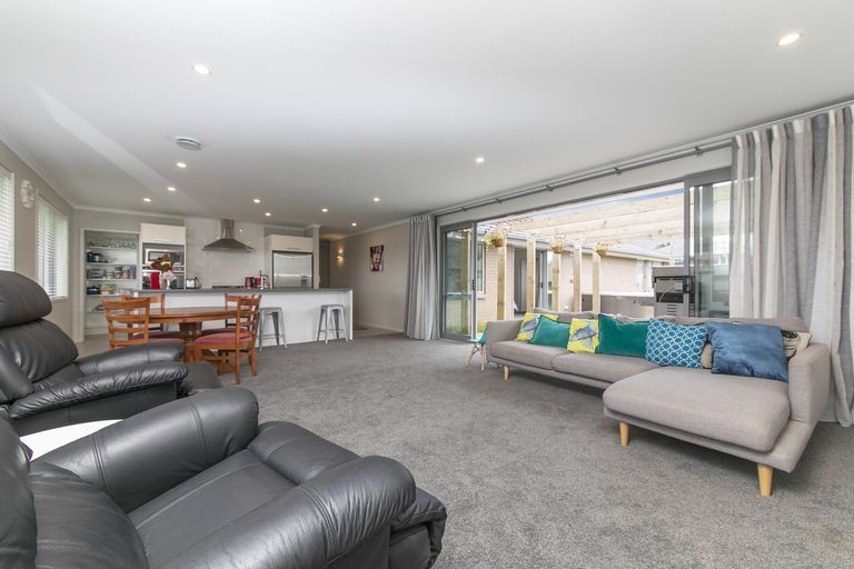 Photo of property in 55 Pohutukawa Parade, Riverhead, 0820