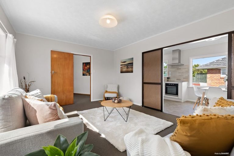 Photo of property in 51 Ramillies Place, Glenfield, Auckland, 0629