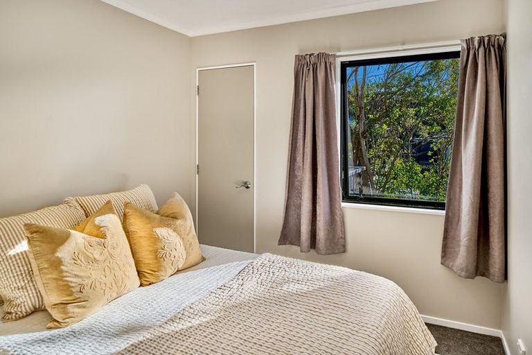 Photo of property in 3 Makora Grove, Paremata, Porirua, 5024