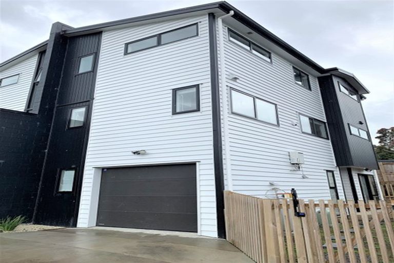 Photo of property in 59a Redwood Drive, Massey, Auckland, 0614