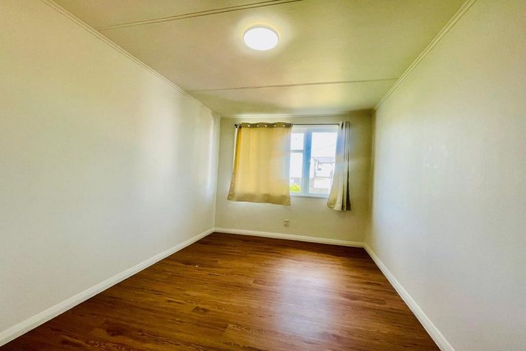 Photo of property in 18 Arimu Road, Papakura, 2110