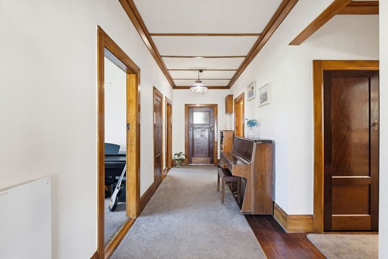Photo of property in 61 Barraud Street, Dannevirke, 4930