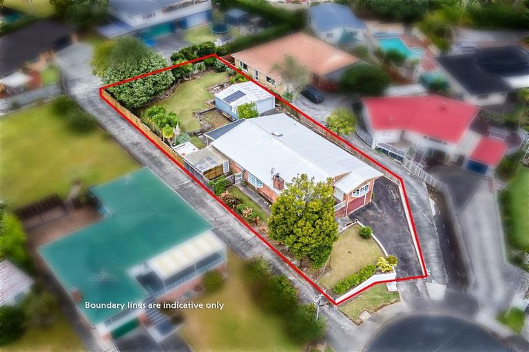 Photo of property in 8 Christina Avenue, Te Atatu South, Auckland, 0602