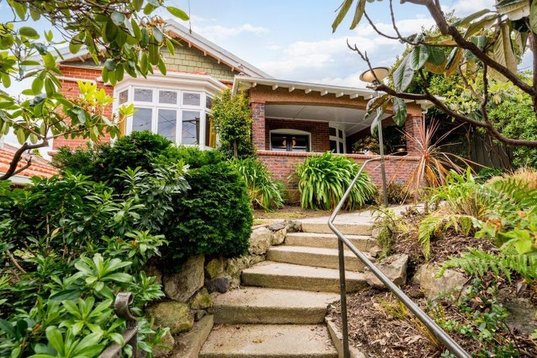 Photo of property in 21 Grandview Crescent, Opoho, Dunedin, 9010