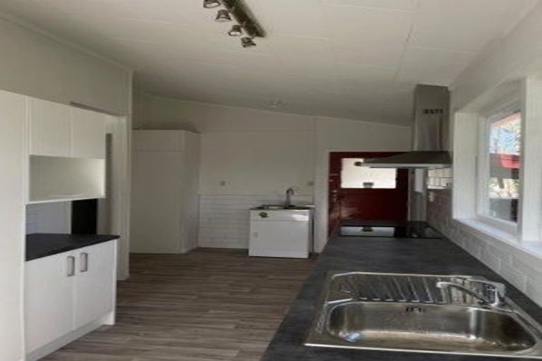 Photo of property in 110 Roberts Road, Te Atatu South, Auckland, 0610