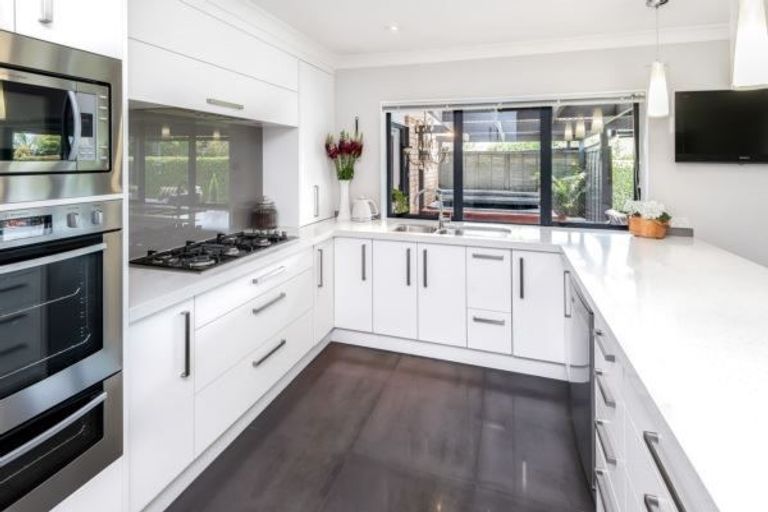 Photo of property in 201 Kilkenny Drive, East Tamaki Heights, Auckland, 2016