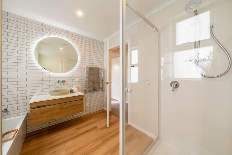 Photo of property in 70a Heretaunga Square, Silverstream, Upper Hutt, 5019