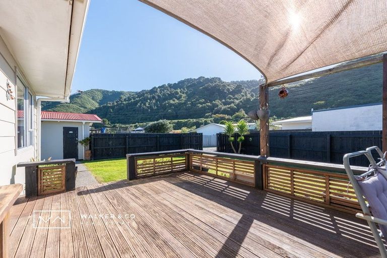 Photo of property in 1/50 Hartford Crescent, Totara Park, Upper Hutt, 5018