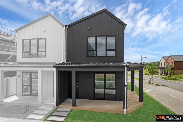 Photo of property in 18 Waimarie Drive, Karaka, 2578