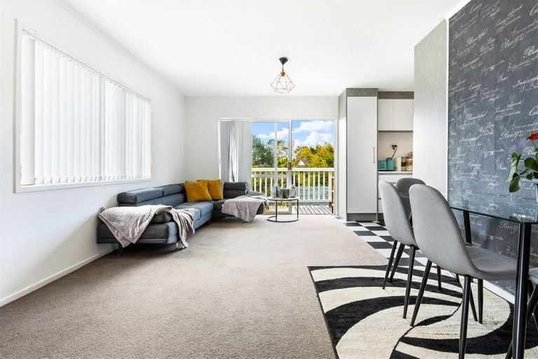 Photo of property in 323 Triangle Road, Massey, Auckland, 0614