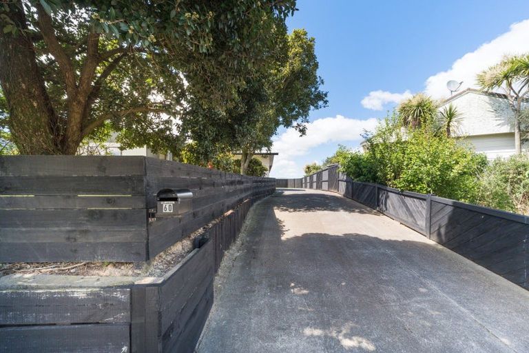 Photo of property in 60 Hillcrest Drive, Kelvin Grove, Palmerston North, 4414