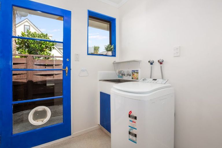 Photo of property in 2/6 Nikau Grove, Woburn, Lower Hutt, 5010