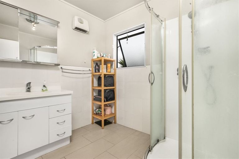 Photo of property in 36 Racecourse Road, Waiuku, 2123