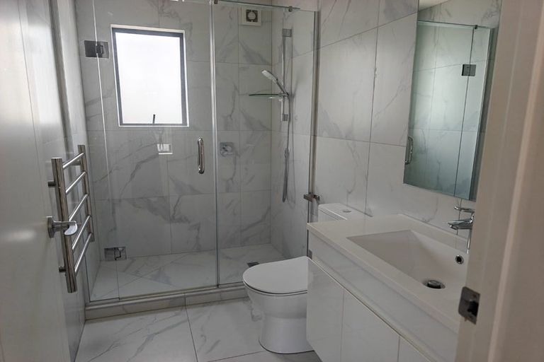 Photo of property in 2/16 William Roberts Road, Pakuranga, Auckland, 2010