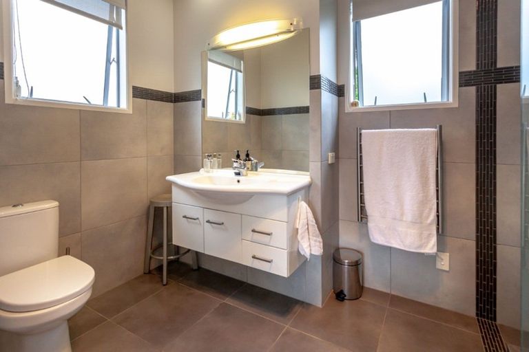 Photo of property in 100 Pacific View Drive, Whangamata, 3620