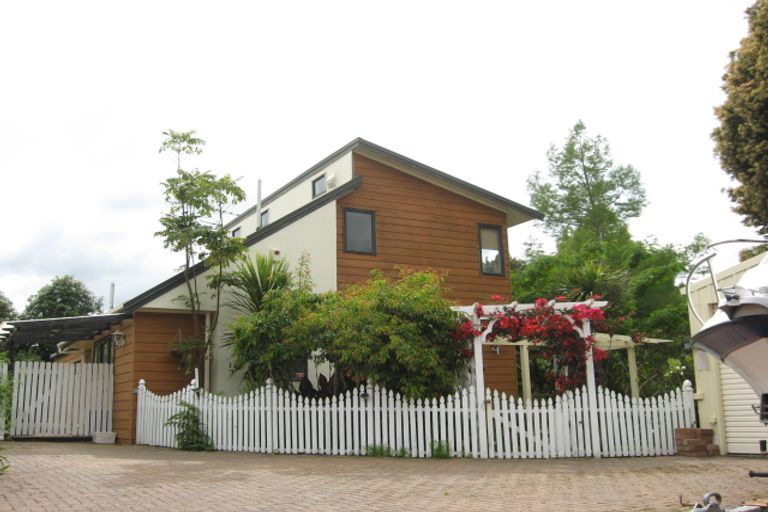 Photo of property in 16 Lochview, Pukekohe, 2120