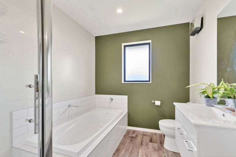 Photo of property in 7 Tomtit Crescent, Lake Hawea, Wanaka, 9382