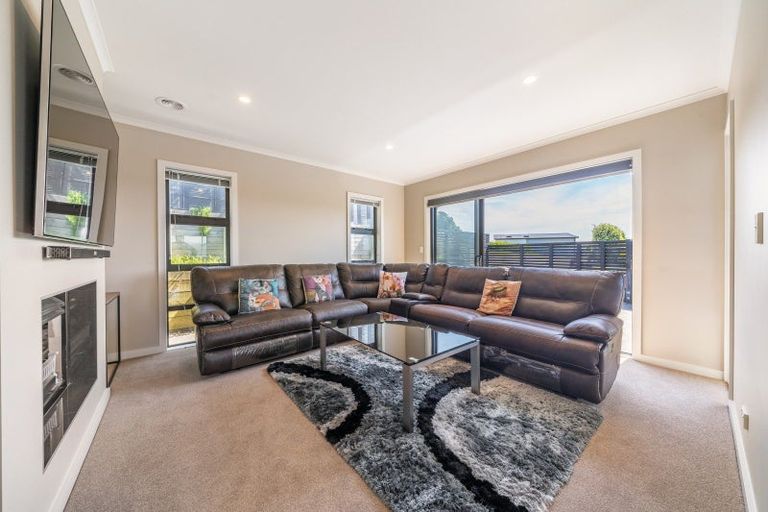 Photo of property in 51 Endeavour Drive, Whitby, Porirua, 5024