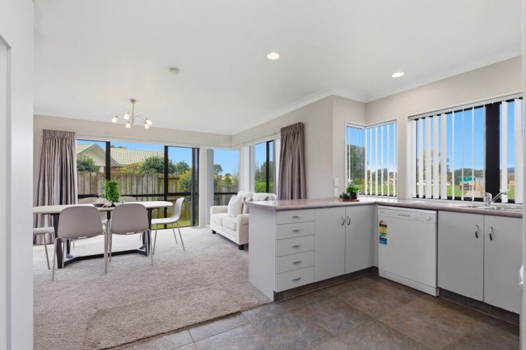 Photo of property in 655 Grenada Street, Papamoa Beach, Papamoa, 3118