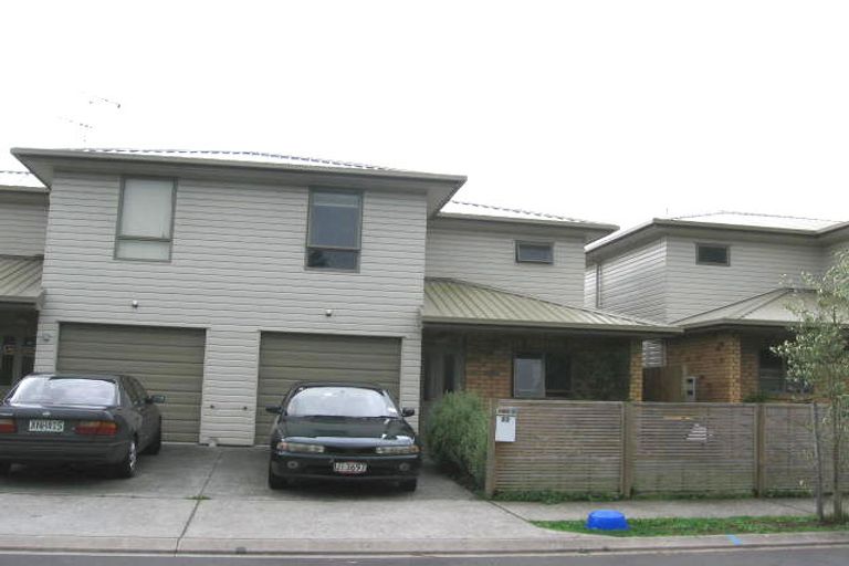 Photo of property in 23 Verdale Circle, Glen Eden, Auckland, 0602