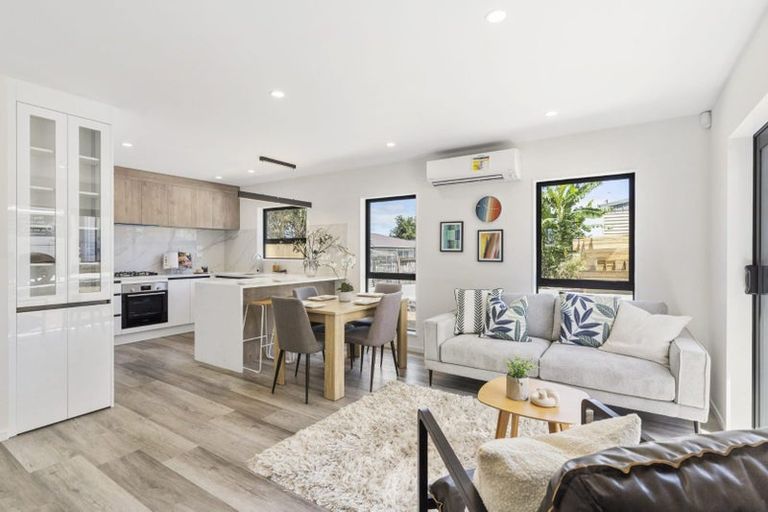 Photo of property in 1/156 Coxhead Road, Wattle Downs, Auckland, 2103