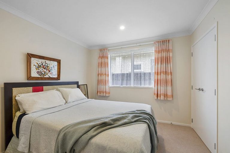 Photo of property in 48 Wallace Place, Westown, New Plymouth, 4310