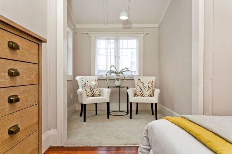 Photo of property in 2/65 Shakespeare Road, Milford, Auckland, 0620