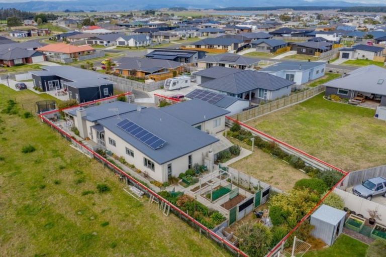 Photo of property in 33 Forbes Road, Foxton Beach, Foxton, 4815