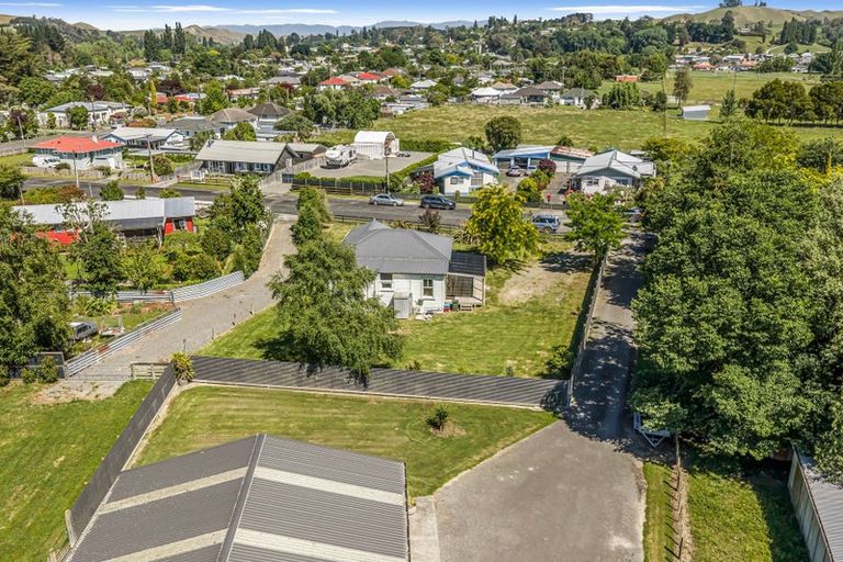 Photo of property in 4a Shanly Street, Waipawa, 4210