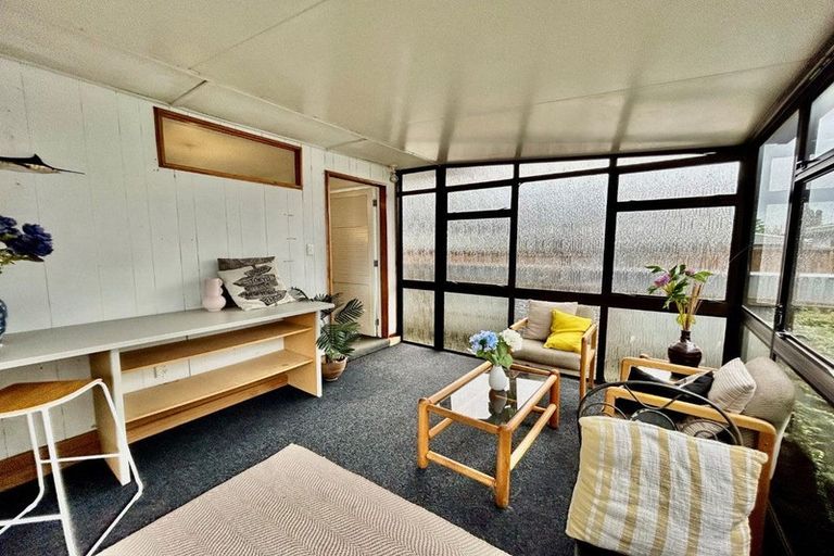 Photo of property in 53 Flanders Avenue, Onekawa, Napier, 4110