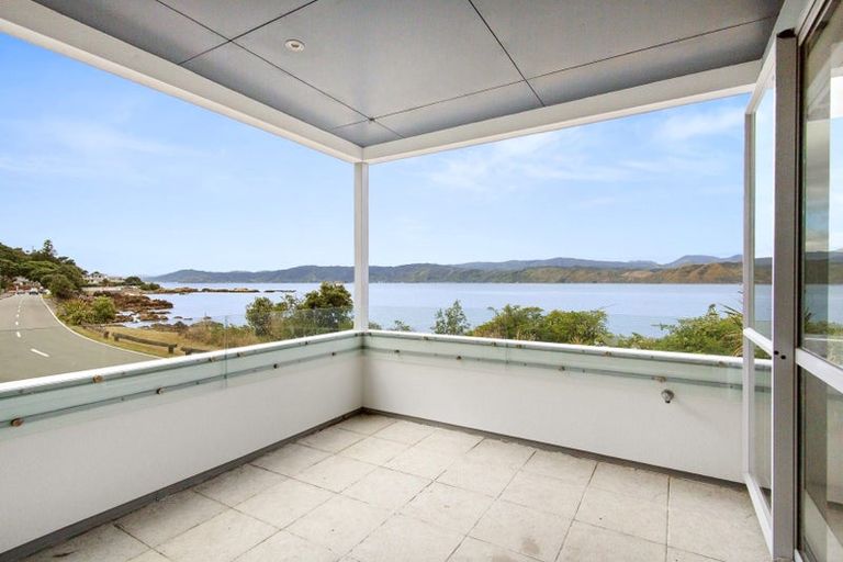 Photo of property in 275u2 Karaka Bay Road, Karaka Bays, Wellington, 6022