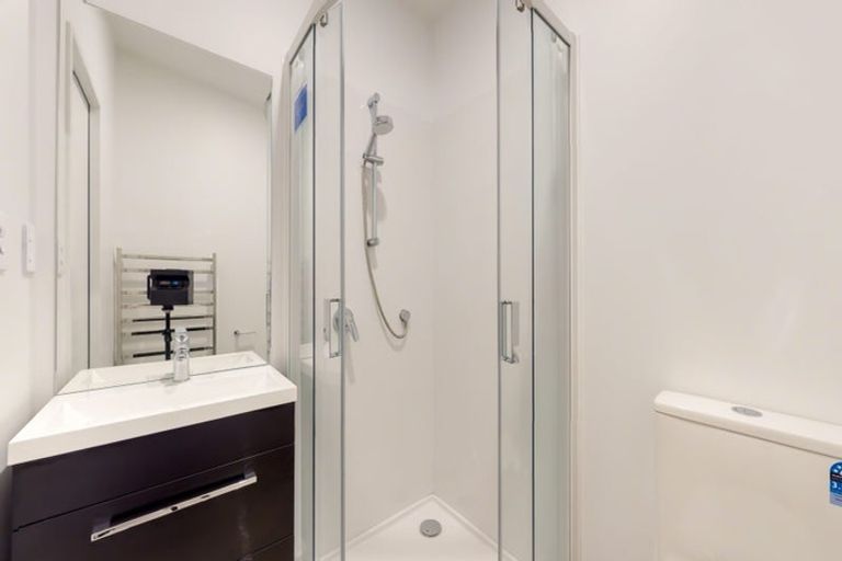 Photo of property in 12/62u Spenmoor Street, Newlands, Wellington, 6037